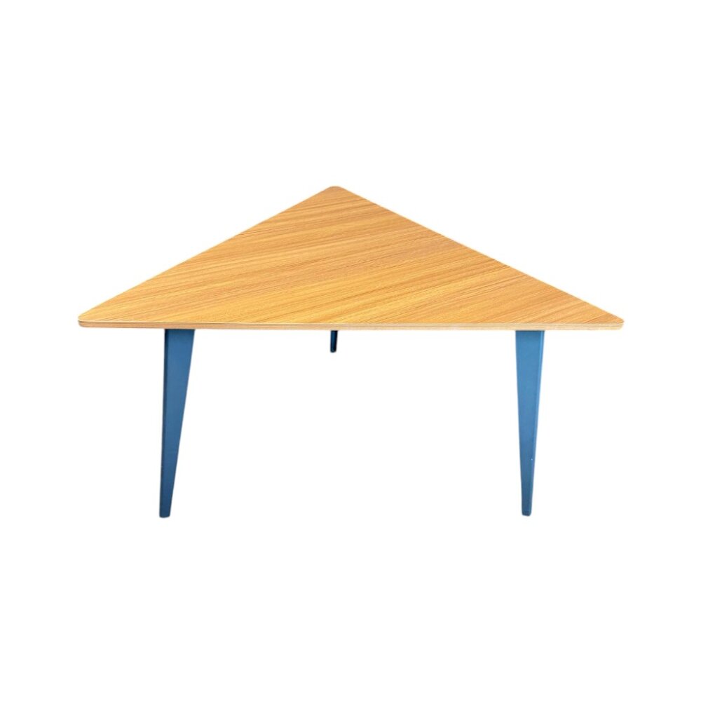 ATOM BERMUDA CEVİZ MDF TOPLANTI MASASI (1)